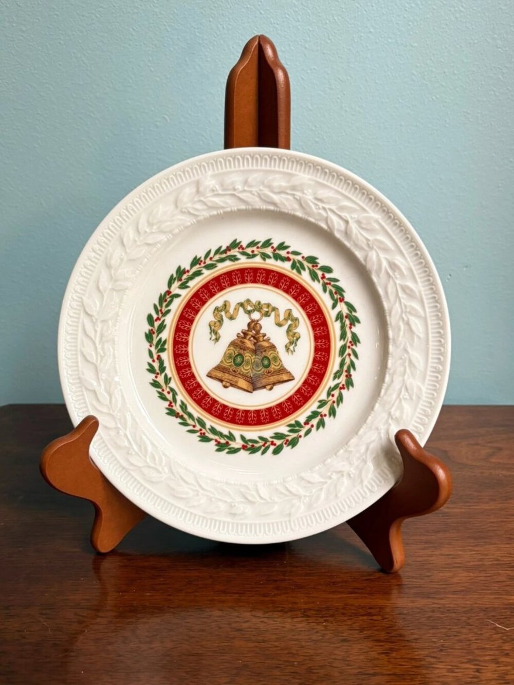 Bernardaud Louvre "Noel" accent salad plate